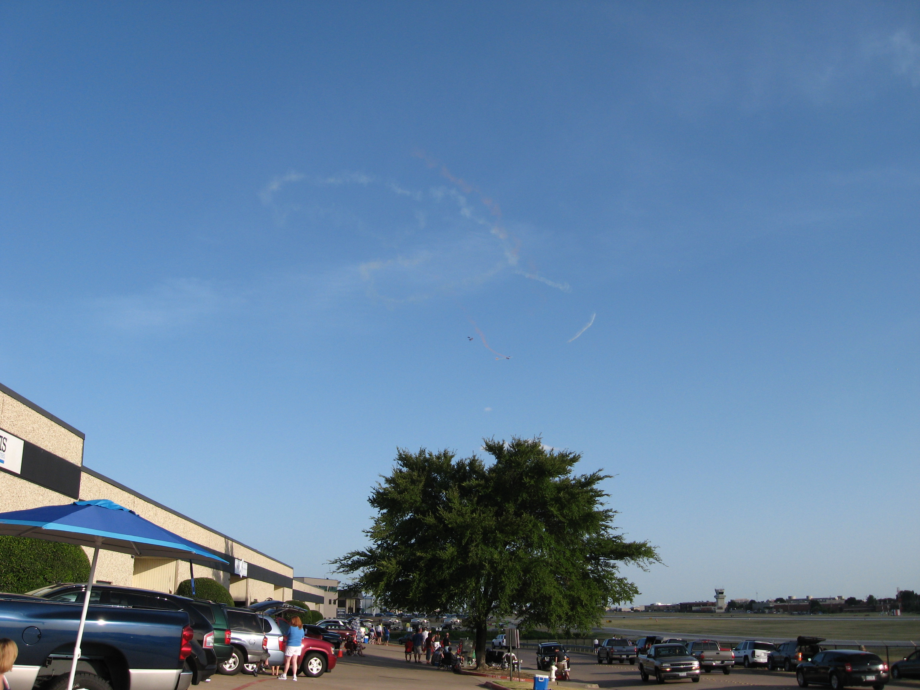 3049x2280 pixels (1,482K)